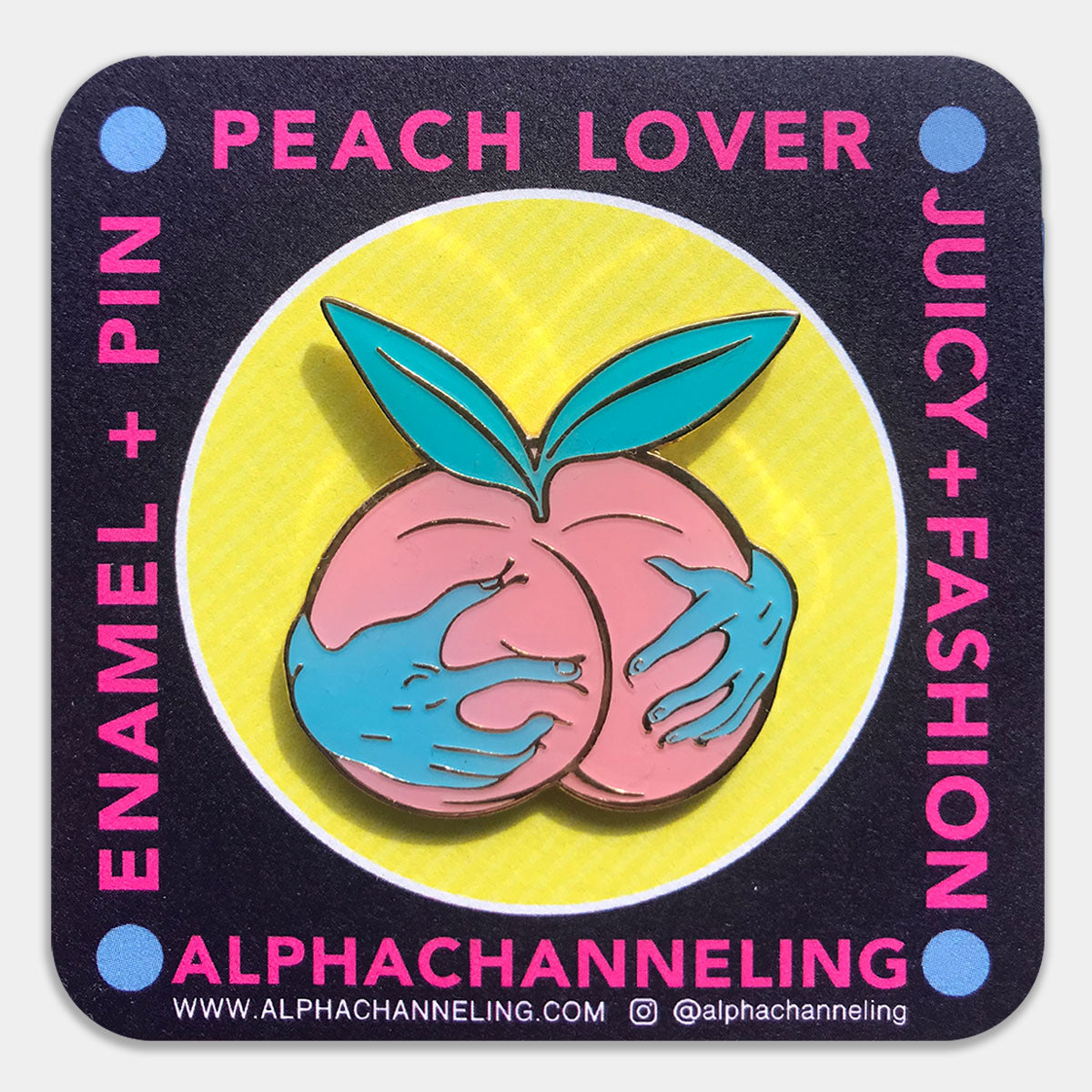 Pin o llavero amante del melocotón